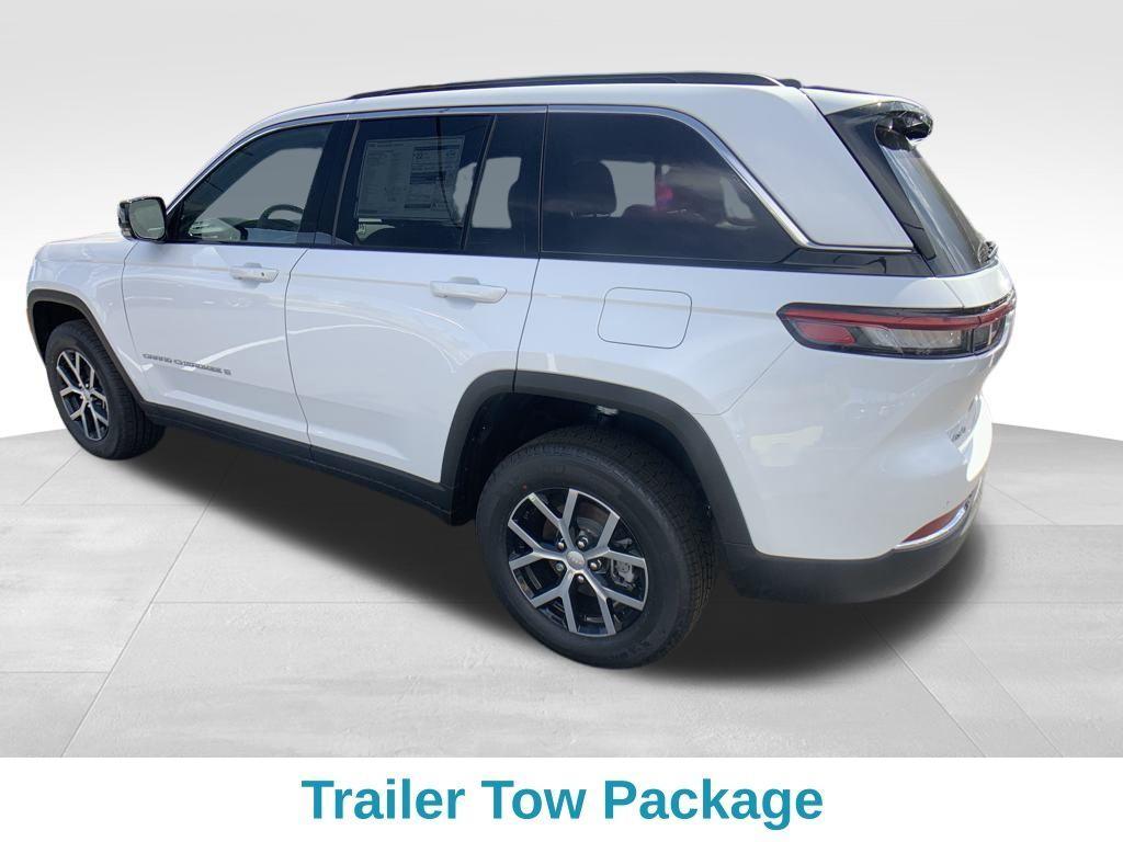 new 2025 Jeep Grand Cherokee car, priced at $48,097