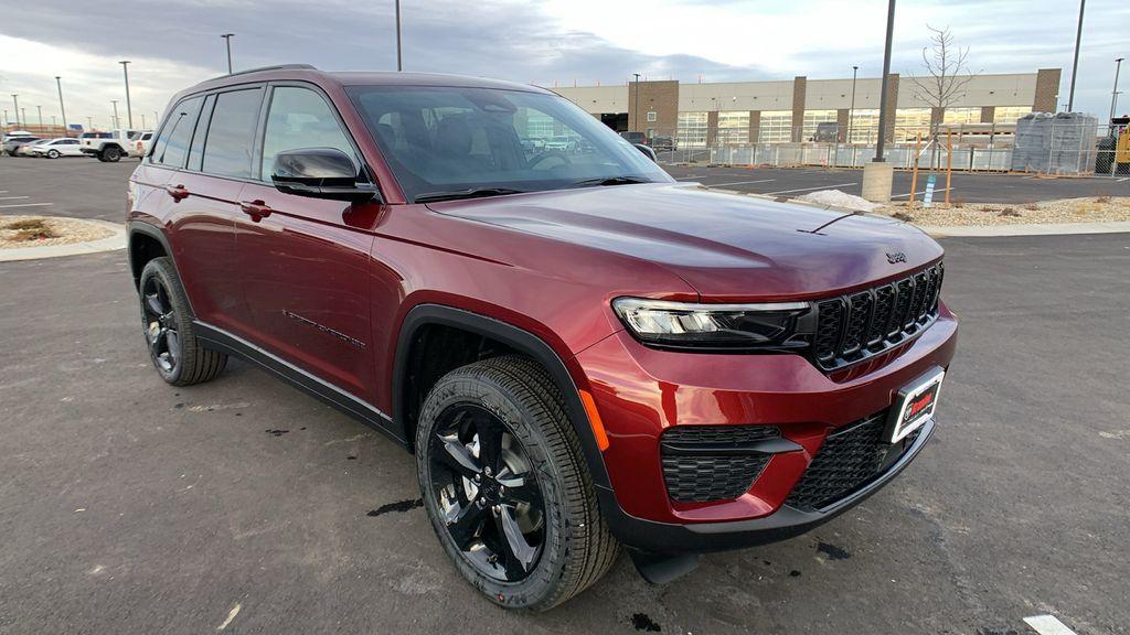 new 2025 Jeep Grand Cherokee car, priced at $43,393