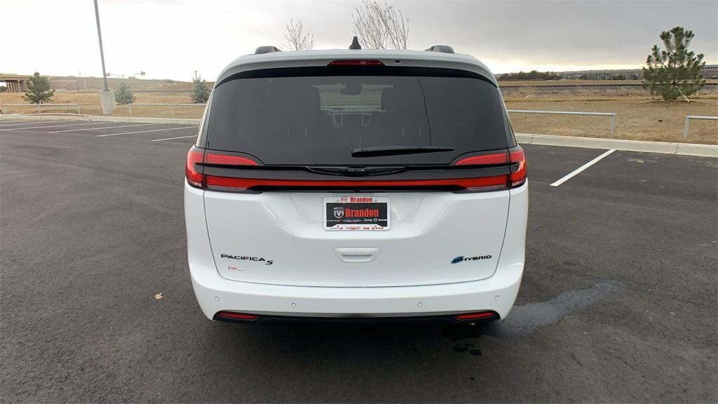 new 2025 Chrysler Pacifica Hybrid car, priced at $42,066