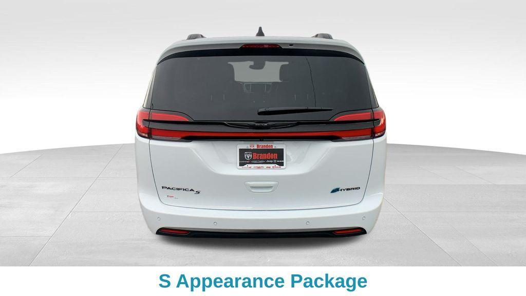 new 2025 Chrysler Pacifica Hybrid car, priced at $52,416
