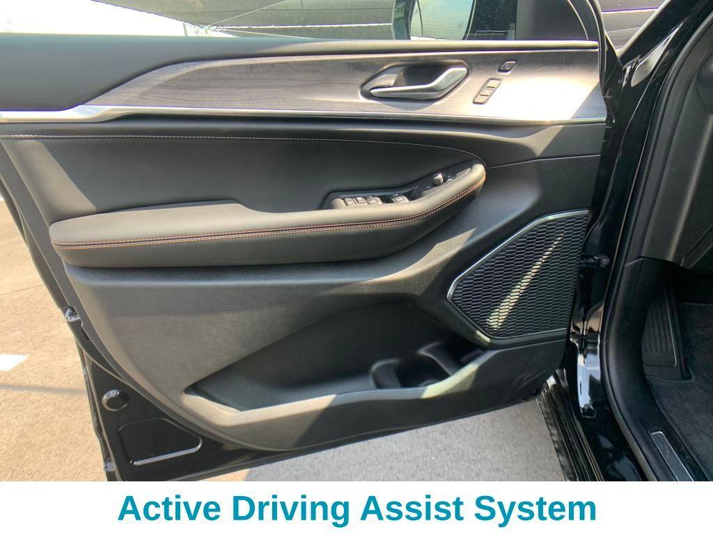 new 2025 Jeep Grand Cherokee L car, priced at $60,385