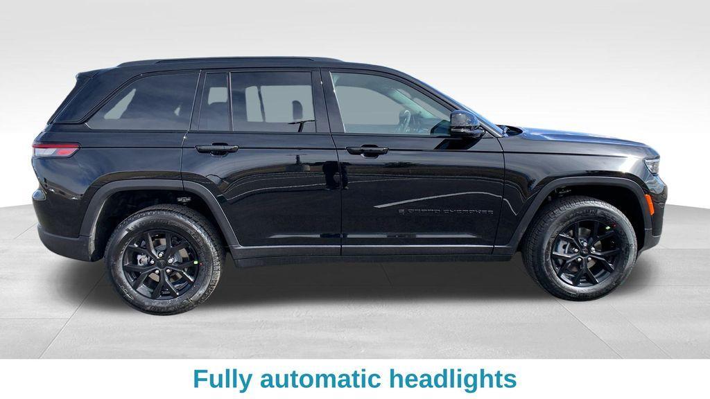 new 2025 Jeep Grand Cherokee car, priced at $41,655