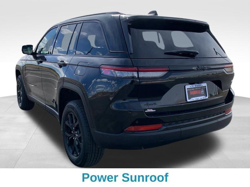 new 2025 Jeep Grand Cherokee car, priced at $41,655