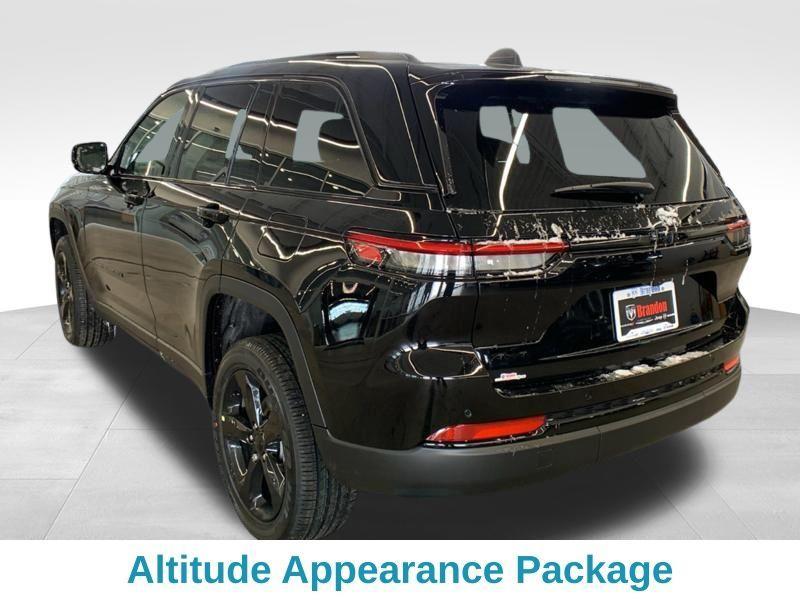 new 2025 Jeep Grand Cherokee car, priced at $42,651