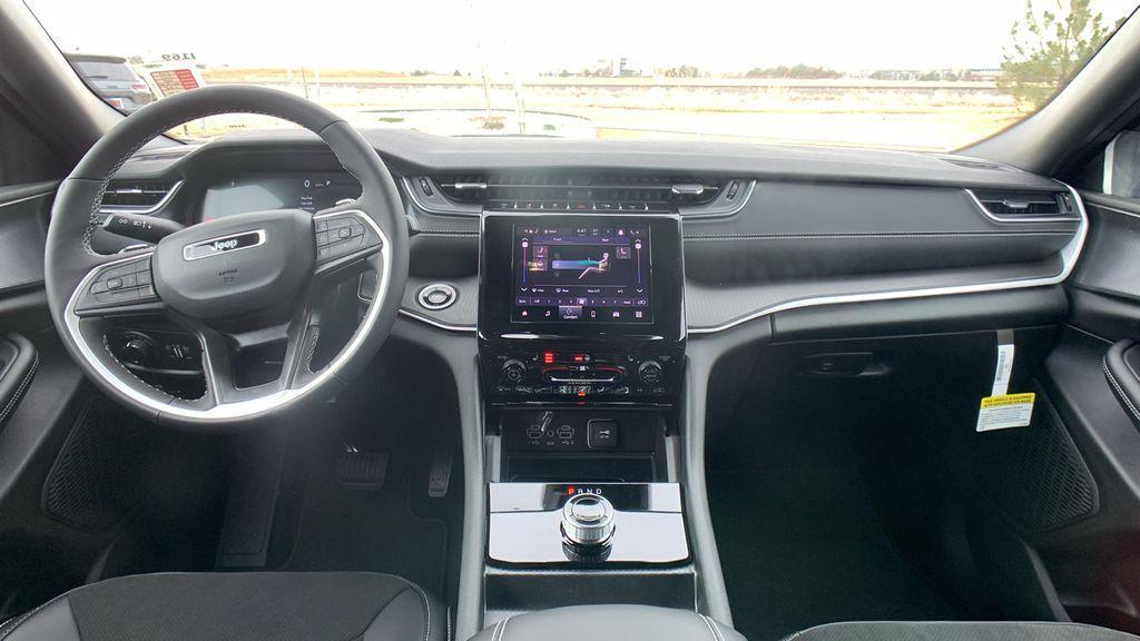 new 2025 Jeep Grand Cherokee L car, priced at $45,822