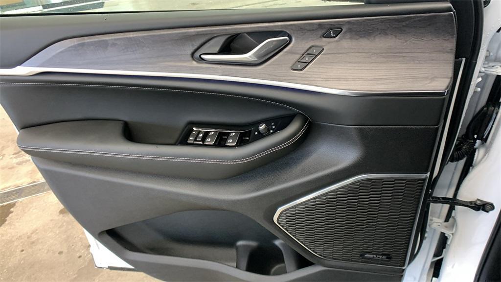 new 2025 Jeep Grand Cherokee L car, priced at $60,301