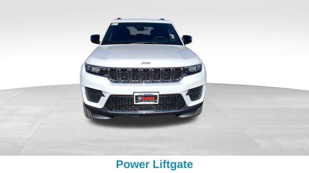 new 2025 Jeep Grand Cherokee car, priced at $38,357