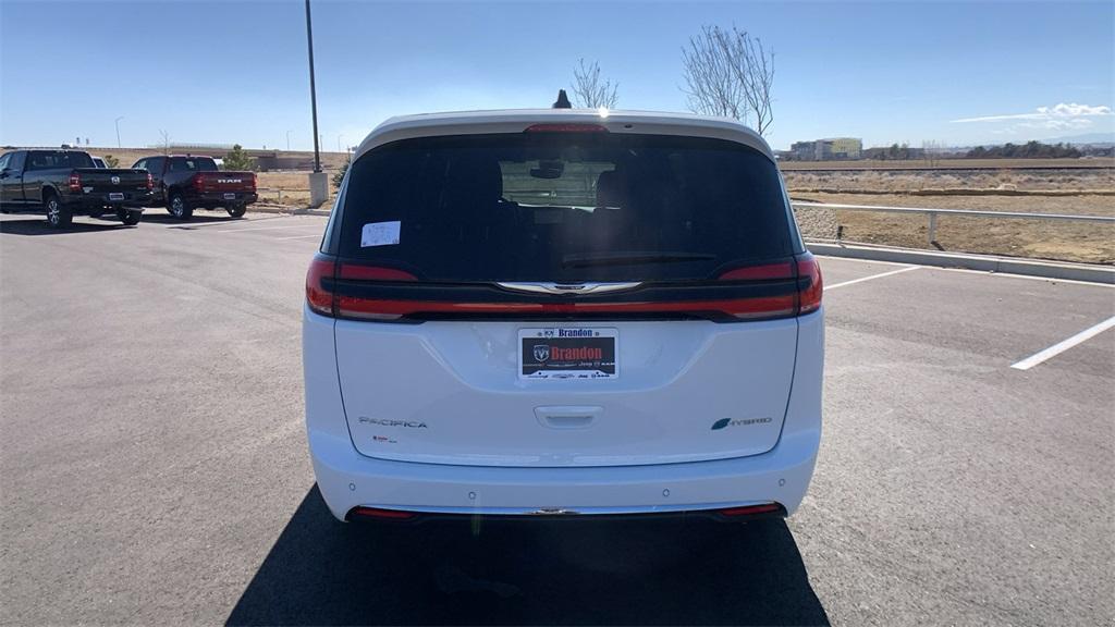 new 2025 Chrysler Pacifica Hybrid car, priced at $37,470