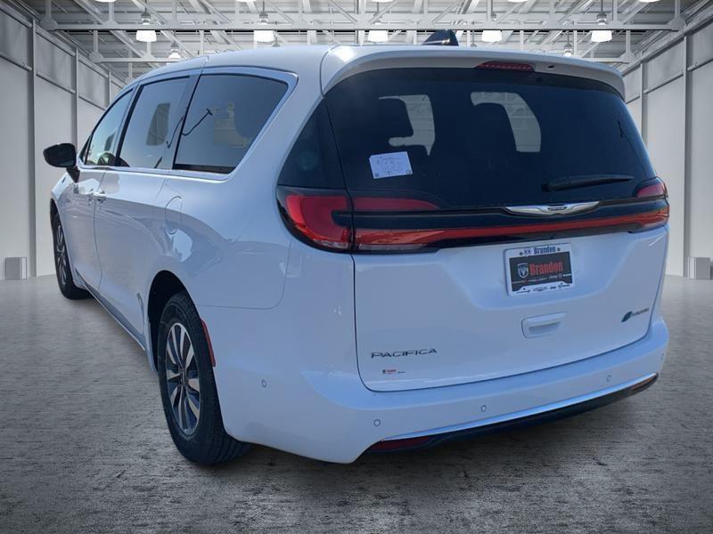 new 2025 Chrysler Pacifica Hybrid car, priced at $37,470