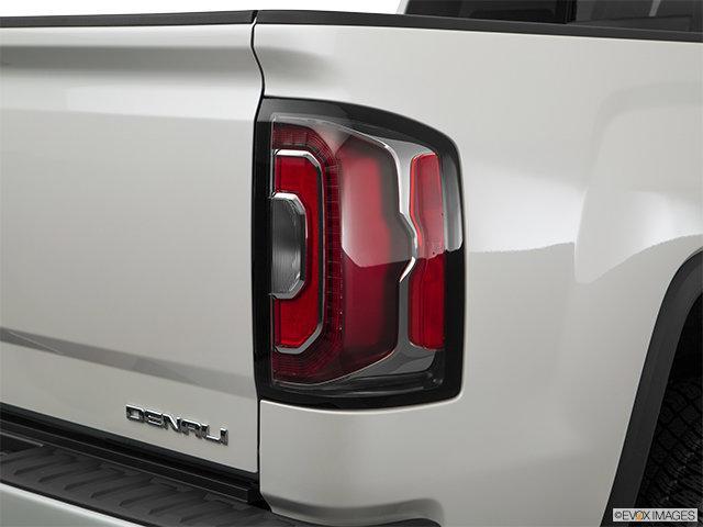 used 2018 GMC Sierra 1500 car, priced at $33,025