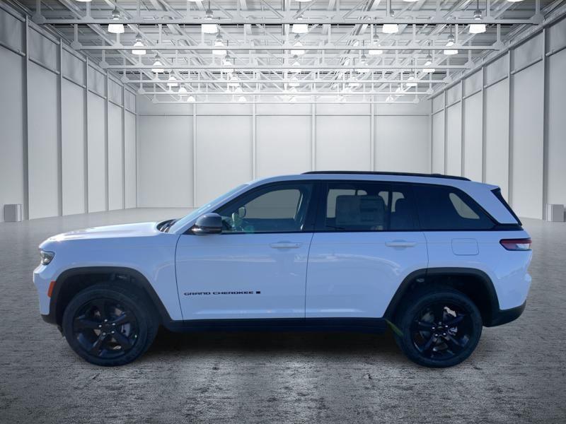 new 2025 Jeep Grand Cherokee car, priced at $43,610