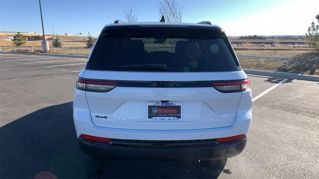 new 2025 Jeep Grand Cherokee car, priced at $43,610