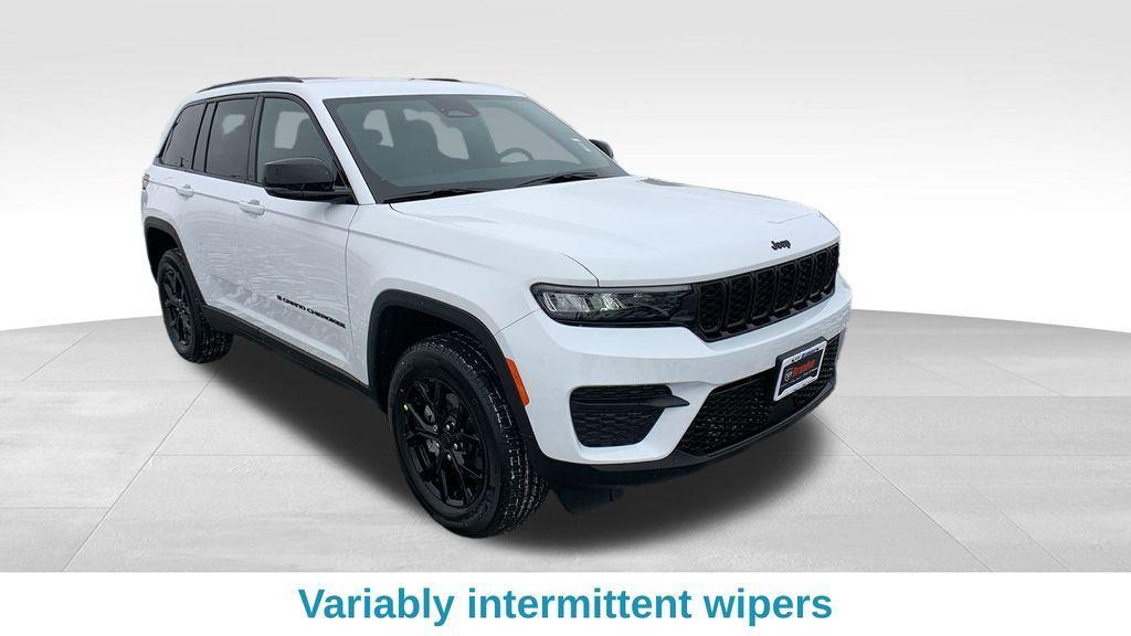 new 2025 Jeep Grand Cherokee car, priced at $40,702