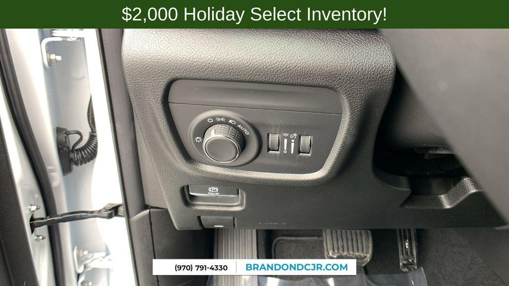 new 2025 Jeep Grand Cherokee car, priced at $41,396