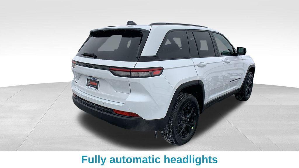 new 2025 Jeep Grand Cherokee car, priced at $40,702