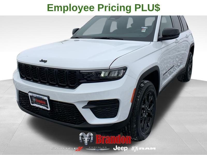 new 2025 Jeep Grand Cherokee car, priced at $40,876