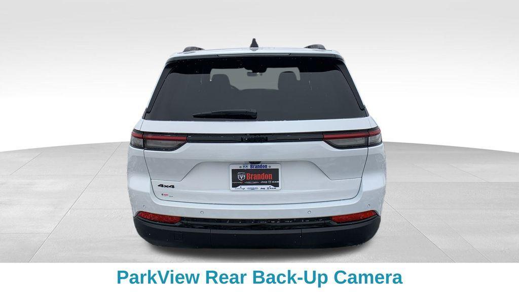 new 2025 Jeep Grand Cherokee car, priced at $40,702