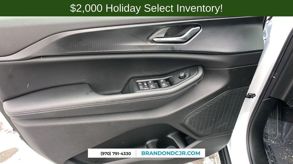 new 2025 Jeep Grand Cherokee car, priced at $41,396