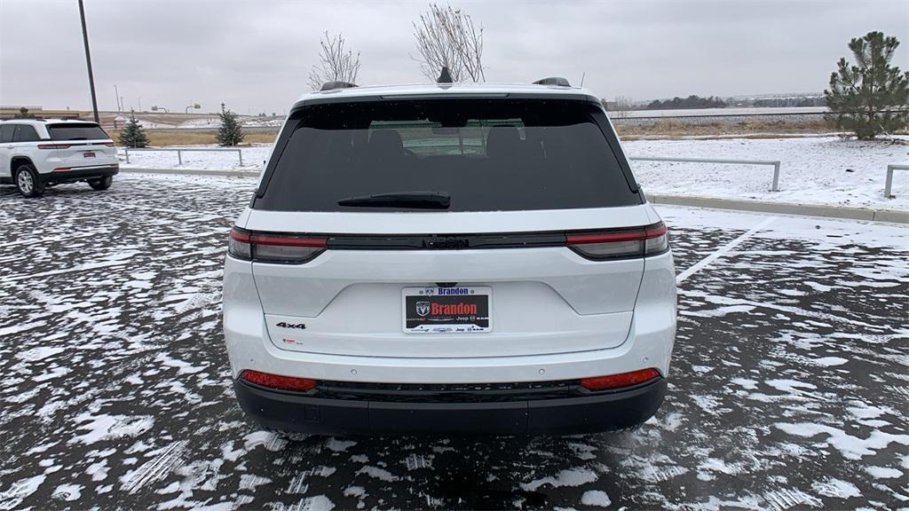 new 2025 Jeep Grand Cherokee car, priced at $41,002