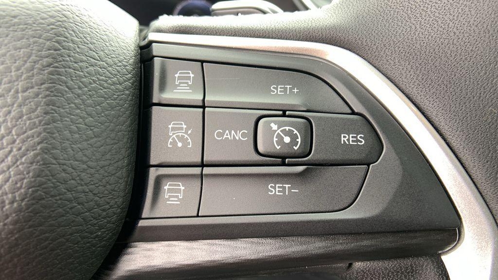 new 2025 Jeep Grand Cherokee car, priced at $40,702