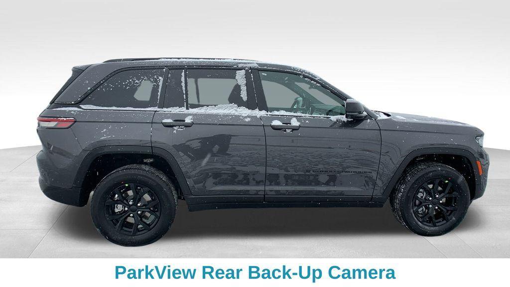 new 2025 Jeep Grand Cherokee car, priced at $41,220