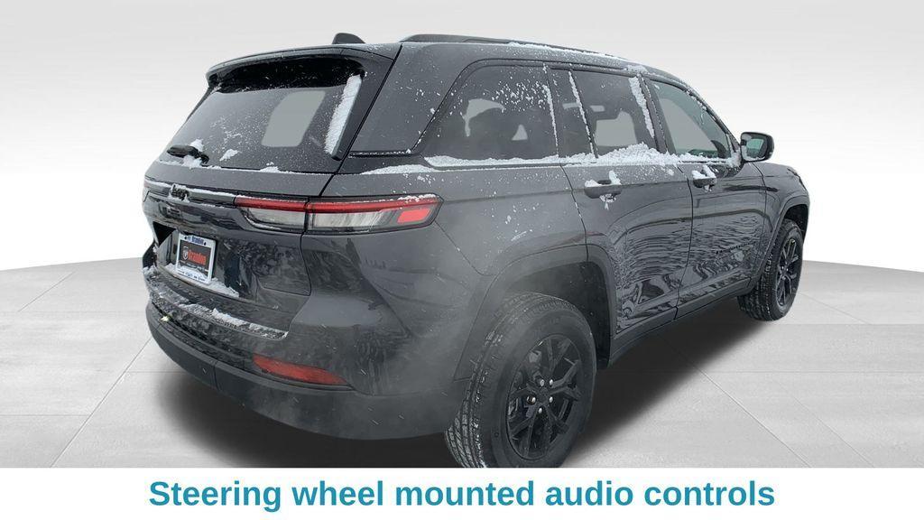 new 2025 Jeep Grand Cherokee car, priced at $41,220