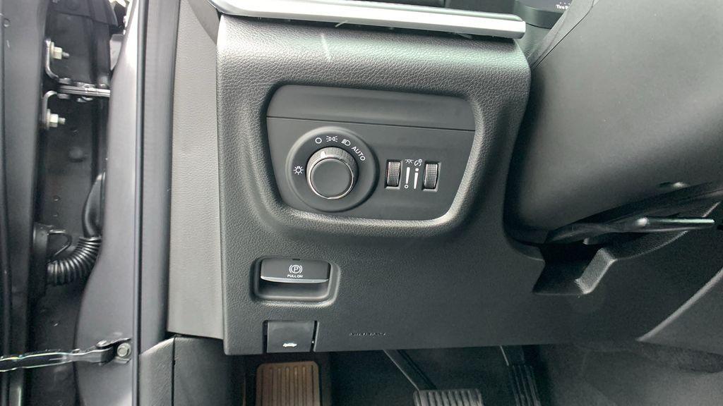new 2025 Jeep Grand Cherokee car, priced at $41,220