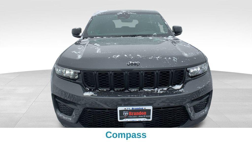 new 2025 Jeep Grand Cherokee car, priced at $41,220