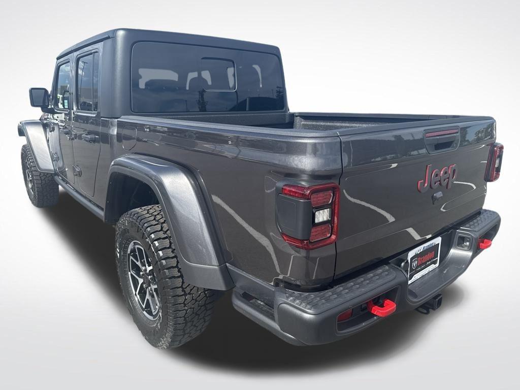 new 2025 Jeep Gladiator car, priced at $46,572