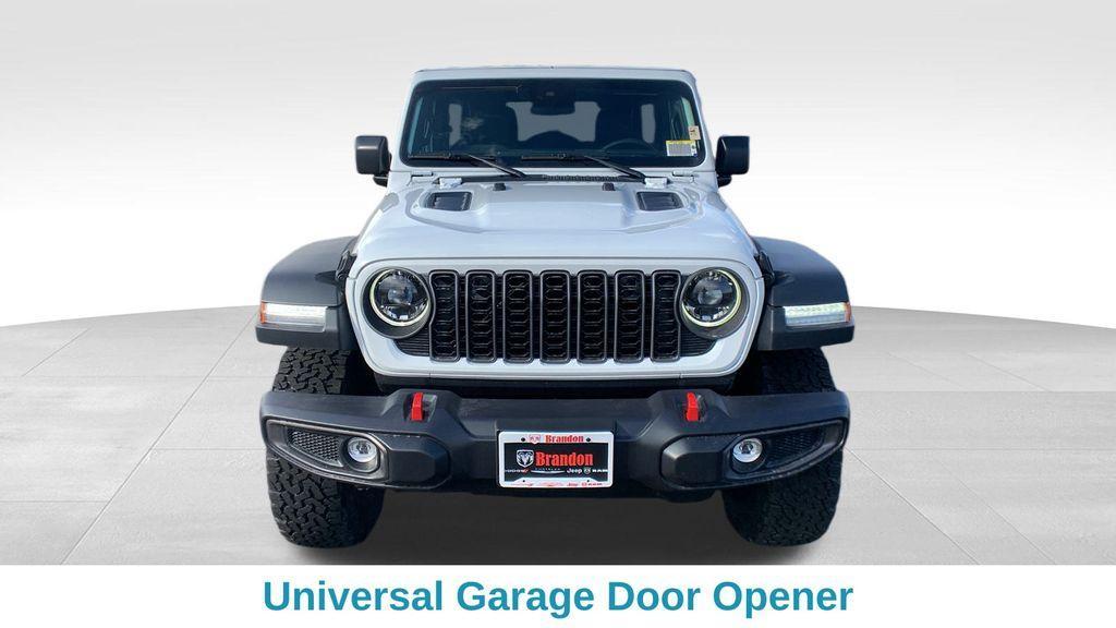 new 2025 Jeep Wrangler car, priced at $55,592