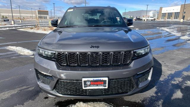 new 2025 Jeep Grand Cherokee car, priced at $52,230