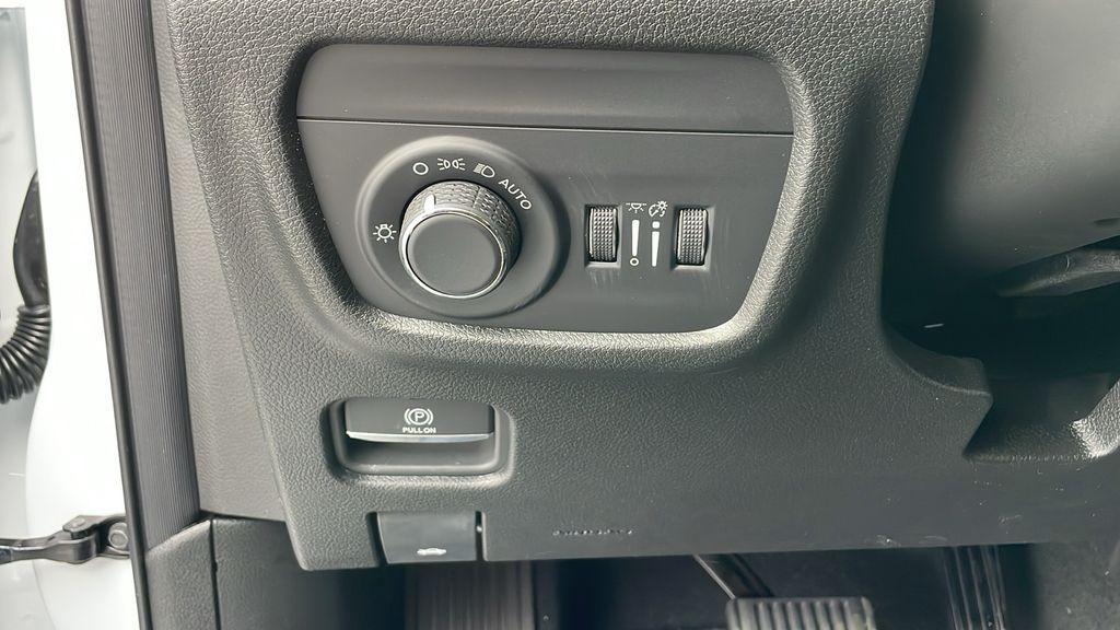 new 2025 Jeep Grand Cherokee car, priced at $36,939