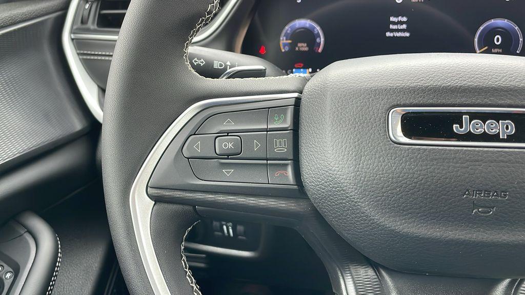 new 2025 Jeep Grand Cherokee car, priced at $36,939