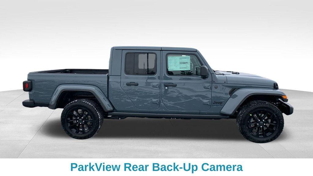 new 2025 Jeep Gladiator car, priced at $41,302