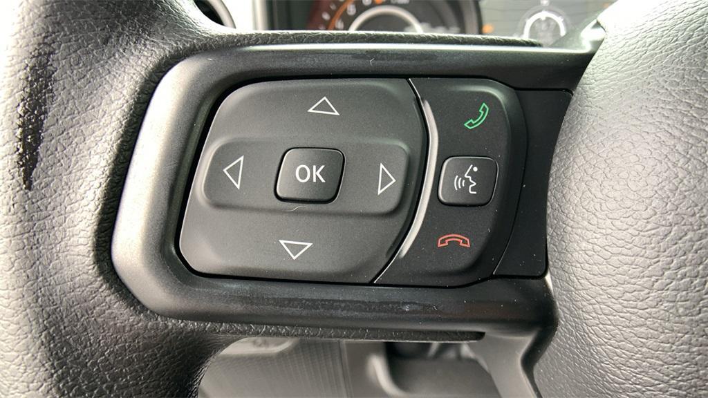 new 2025 Jeep Gladiator car, priced at $41,302