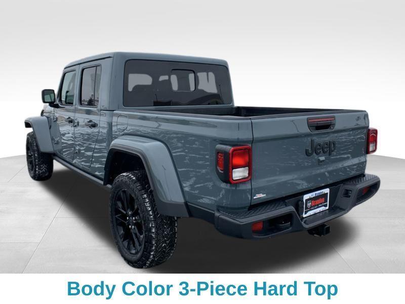 new 2025 Jeep Gladiator car, priced at $41,302