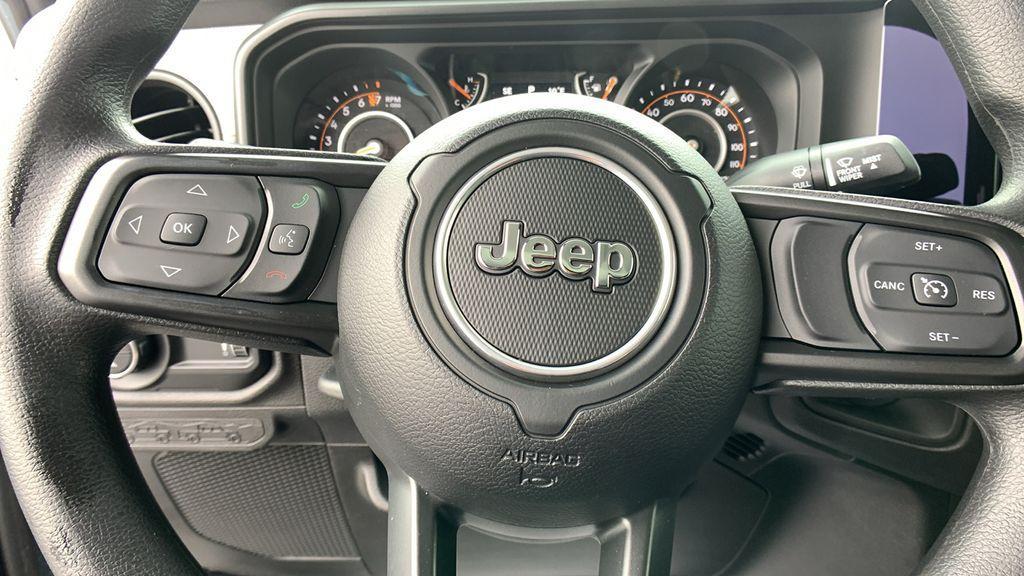 new 2025 Jeep Gladiator car, priced at $41,302