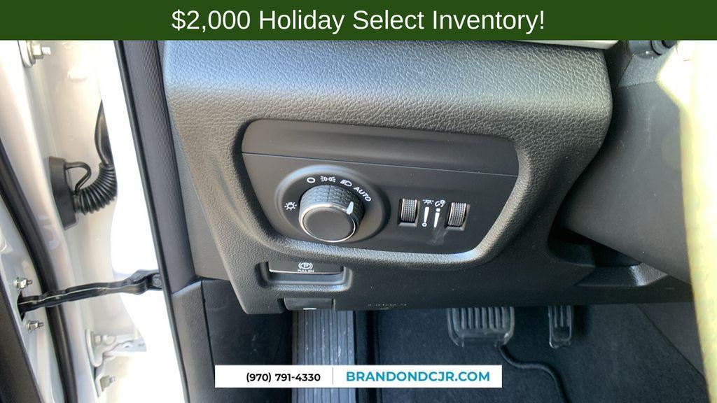 new 2025 Jeep Grand Cherokee car, priced at $42,568