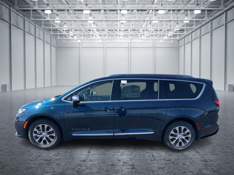 new 2025 Chrysler Pacifica Hybrid car, priced at $40,805