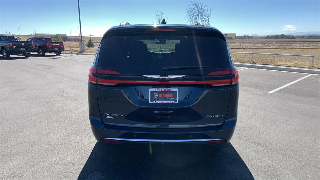 new 2025 Chrysler Pacifica Hybrid car, priced at $40,805