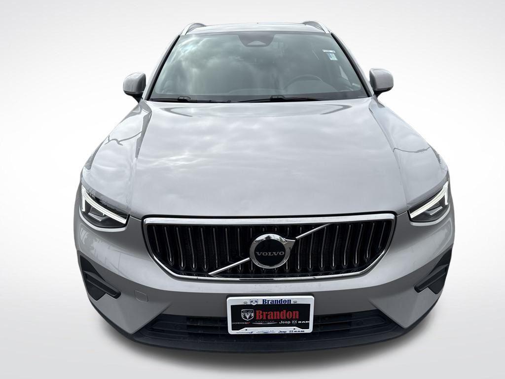 used 2025 Volvo XC40 car, priced at $31,612