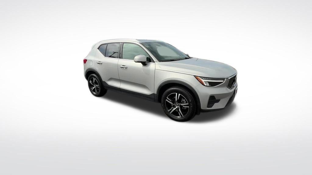 used 2025 Volvo XC40 car, priced at $31,612