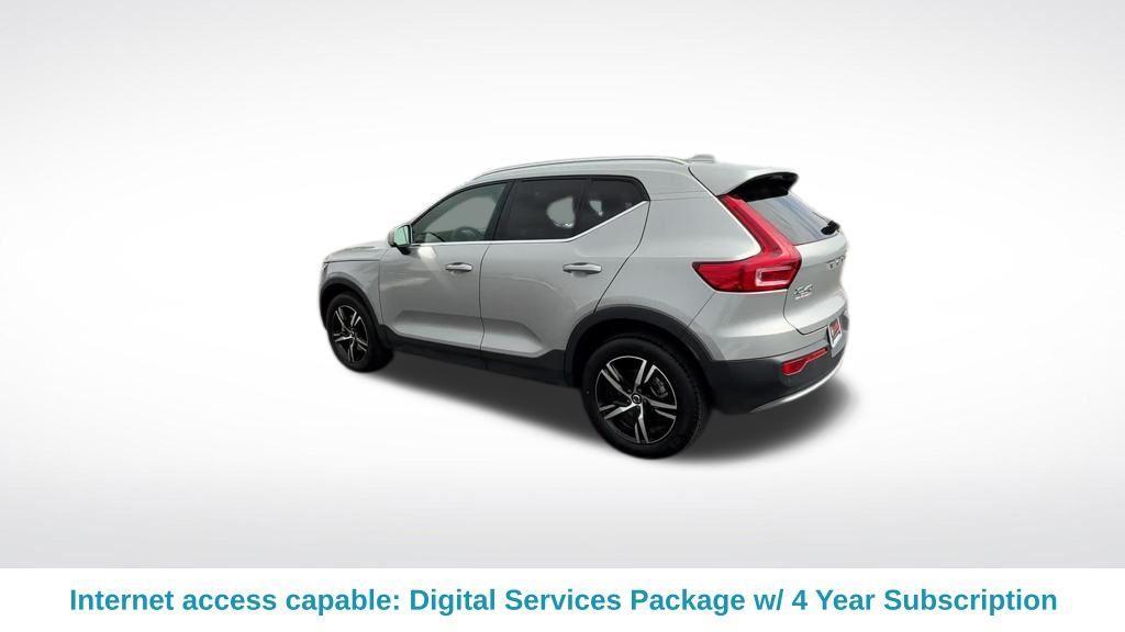 used 2025 Volvo XC40 car, priced at $31,612
