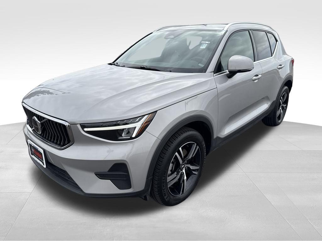 used 2025 Volvo XC40 car, priced at $34,882