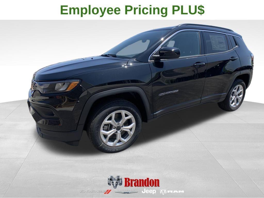 new 2025 Jeep Compass car, priced at $30,680