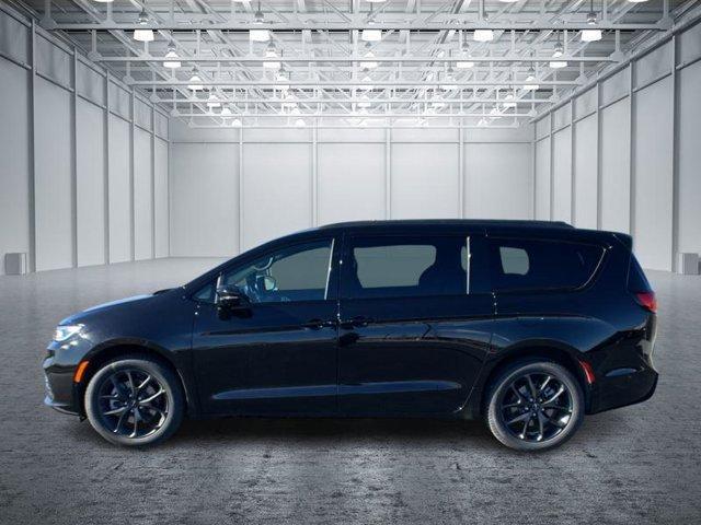 new 2025 Chrysler Pacifica car, priced at $53,051