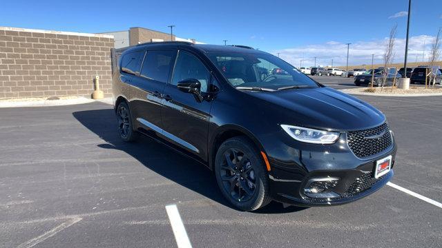 new 2025 Chrysler Pacifica car, priced at $53,051