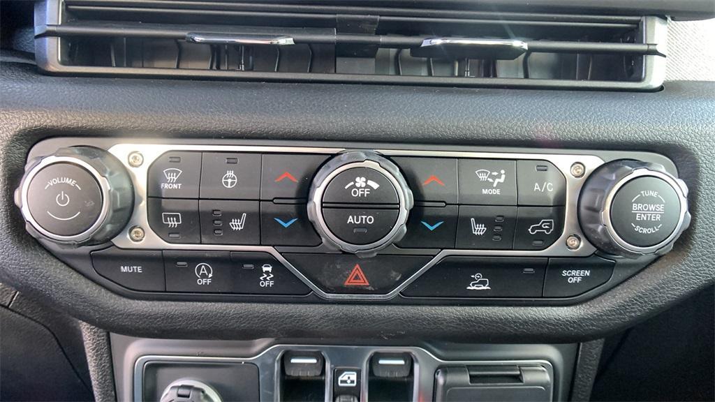 new 2025 Jeep Gladiator car, priced at $49,592