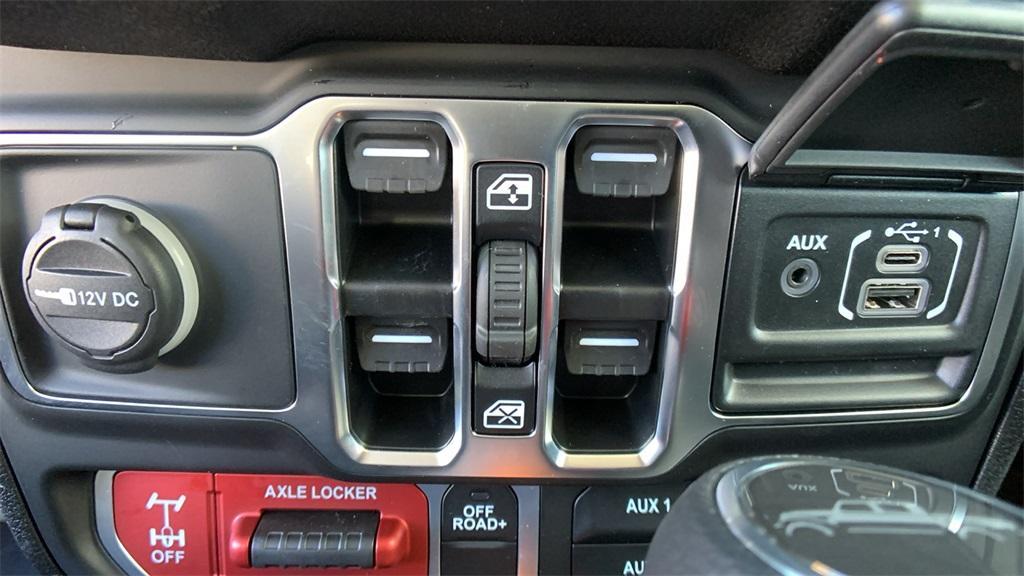 new 2025 Jeep Gladiator car, priced at $49,592