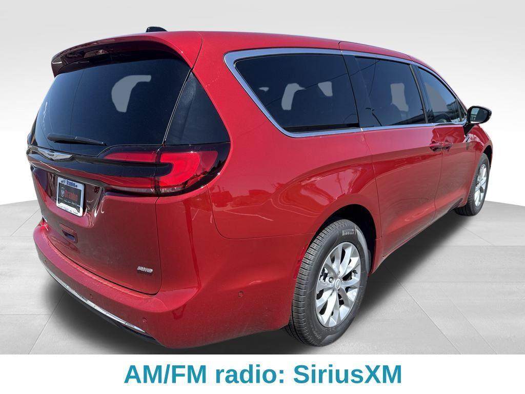 new 2025 Chrysler Pacifica car, priced at $45,123